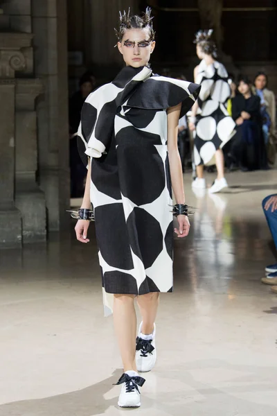 Look 38